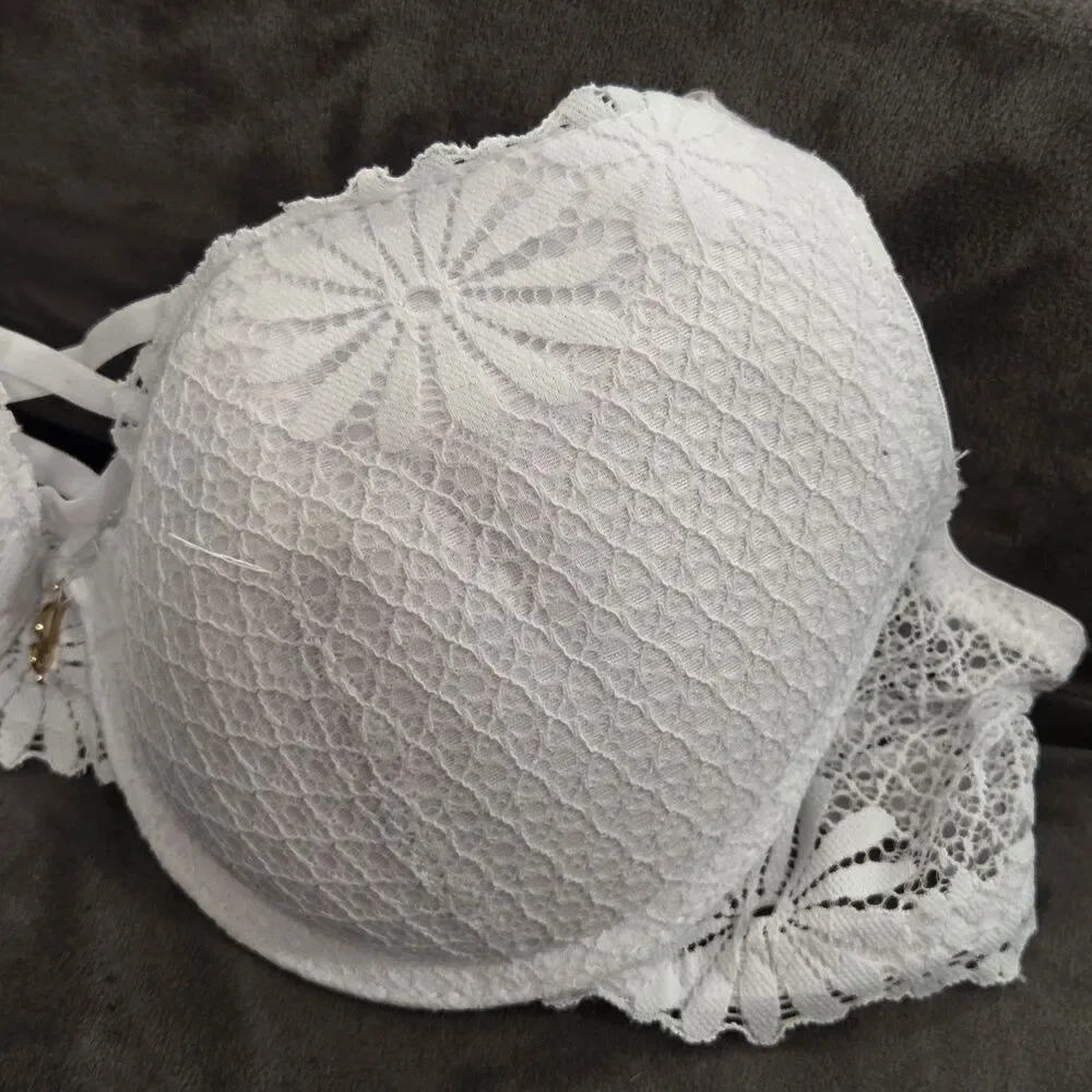 Juicy Couture Intimates White Lace Underwire Push Up Bra 34C Style 5250-70 Sexy
